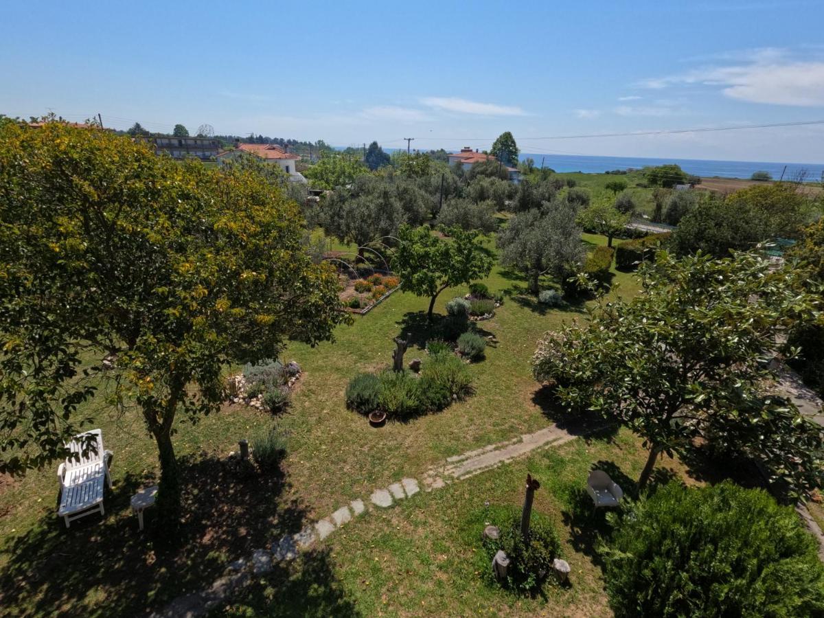 Pond And Pines, By Nice House By The Sea! Apartment Epanomi Bagian luar foto